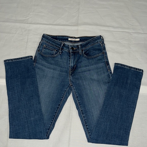 EUC Levi’s Mid Rise Skinny jean, Size 4W/30L! - Picture 2 of 5